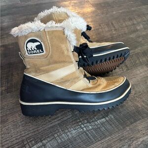 Sorel Tivoli II Suede Boots